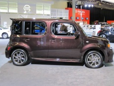 Nissan highlights new Cube Krom and Stillen GT-R - Autos.ca