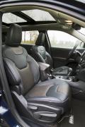 2014 Jeep Cherokee front seats