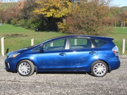 2012 Toyota Prius V Touring + Technology Package