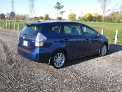 2012 Toyota Prius V Touring + Technology Package