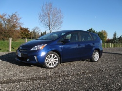 2012 Toyota Prius V Touring + Technology Package