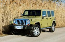 2013 Jeep Wrangler Sahara*