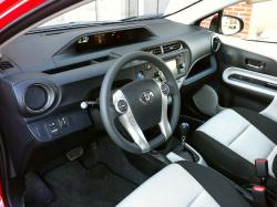 2013 Toyota Prius c Technology