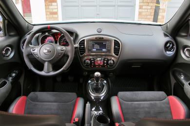 2014 Nissan Juke NISMO RS dashboard