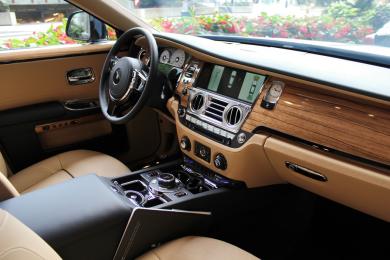 Rolls-Royce Phantom dashboard