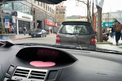 Parallel parking in Taipei