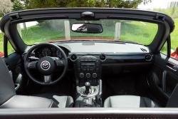 2014 Mazda MX-5 GT dashboard