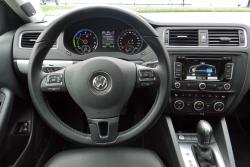 2014 Volkswagen Jetta Hybrid Highline driver's seat