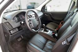 2014 Land Rover LR2 front seats