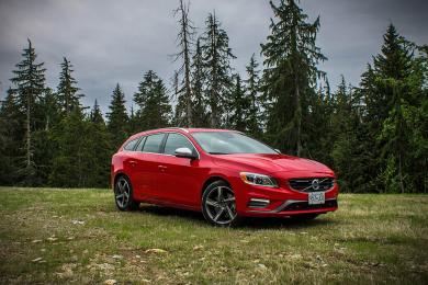 2015 Volvo V60 T6 R-Design