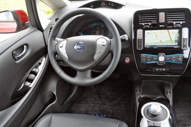 2015 Nissan Leaf driver's seat