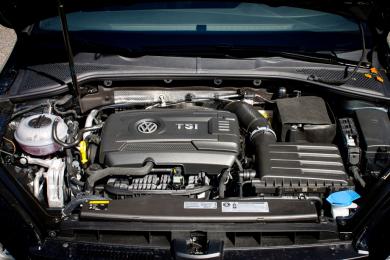 2015 Volkswagen GTI DSG engine bay