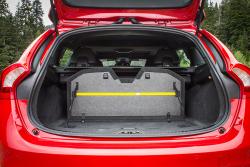 2015 Volvo V60 T6 R-Design cargo area