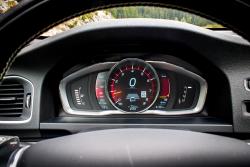 2015 Volvo V60 T6 R-Design gauges