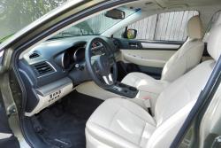 2015 Subaru Outback front seats