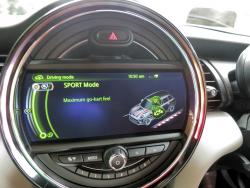 2015 Mini Cooper S 5-door centre stack display