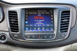 2015 Chrysler 200C AWD touchscreen