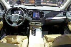 2016 Volvo XC90 dashboard