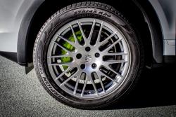 2015 Porsche Cayenne S E-Hybrid wheel