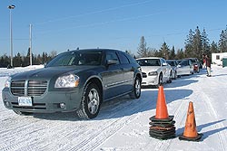 Traction 2006: Vehicles waiting at the slalom course