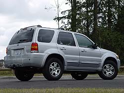 2005 Ford escape limited standard features
