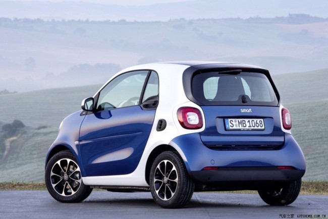 2015-Smart-ForTwo-ForFour_2