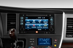 2015_Toyota_Sienna_LTD_022