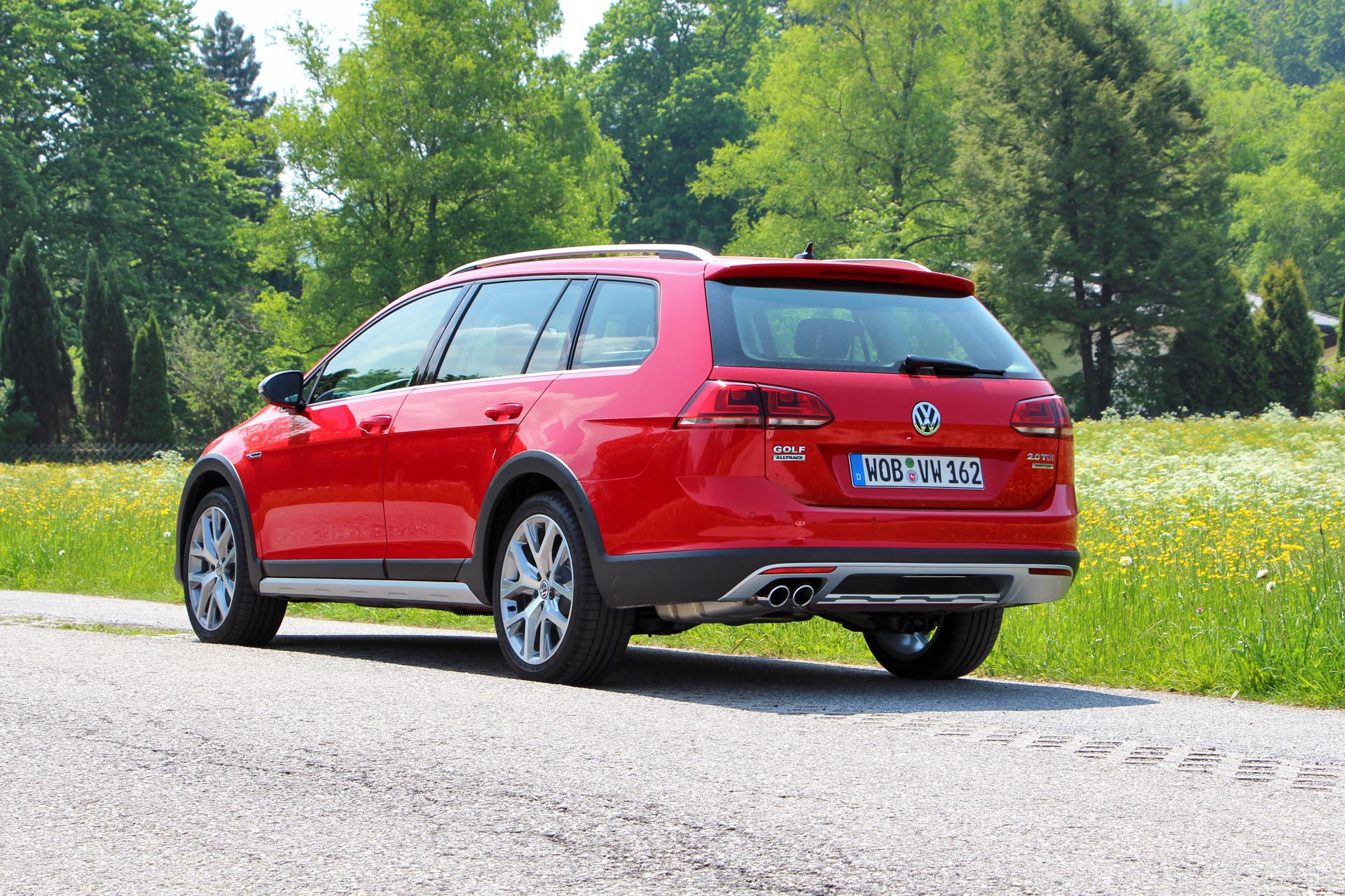 VW Golf Alltrack черный