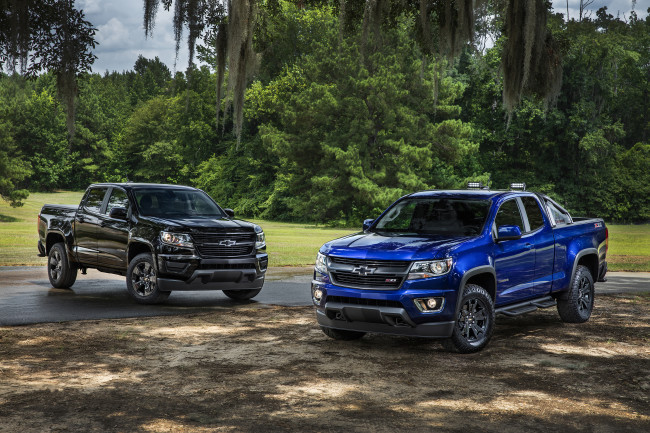 (L to R) 2016 Chevrolet Colorado Midnight Edition and Trail Boss