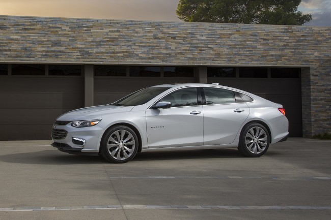 The 2016 Chevrolet Malibu is nearly 300 pounds lighter and has wheelbase that’s been stretched nearly 4 inches, making it more fuel efficient, more functional and more agile.