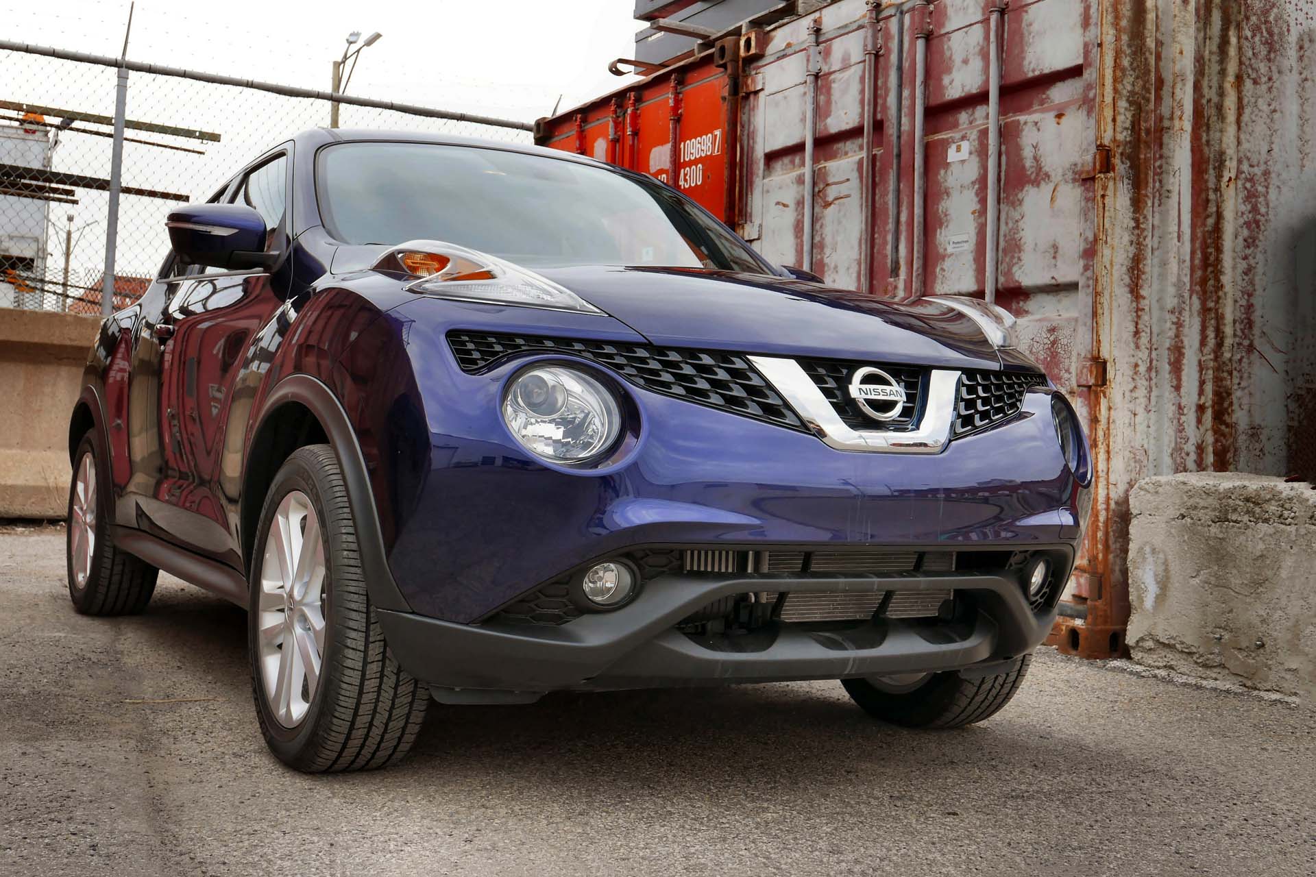 Nissan Juke 2016 фиолетовый